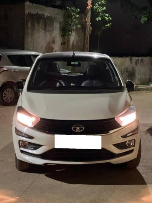 https://images10.gaadi.com/usedcar_image/4152744/original/processed_dc2a6715-d93c-44cb-ba6e-fd7d9f512930.jpg?imwidth=6400