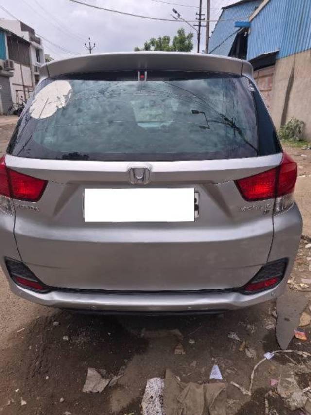 https://images10.gaadi.com/usedcar_image/4152837/original/processed_988814e6-a4bd-4978-b66c-4b8a65757cd5.jpg?imwidth=6401