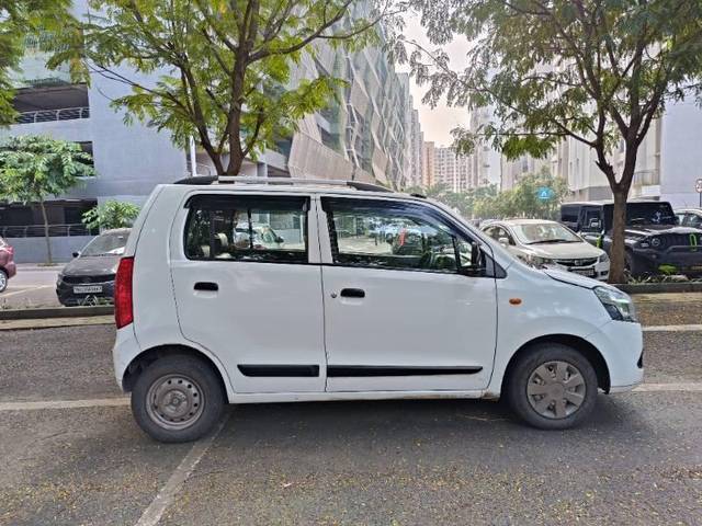 https://images10.gaadi.com/usedcar_image/4152870/original/processed_aa6c9ed5-98c1-4997-afac-0de5f2f81db5.jpg?imwidth=6401