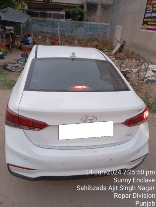 https://images10.gaadi.com/usedcar_image/4153060/original/processed_9b786d0e-05b2-4f5c-a8a8-67def007416b.jpg?imwidth=6401