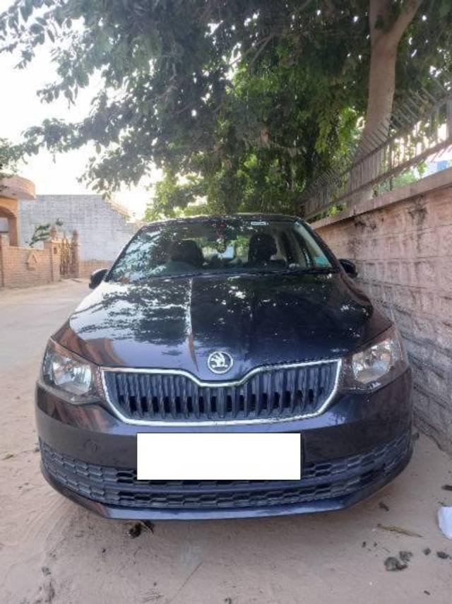 https://images10.gaadi.com/usedcar_image/4153094/original/processed_ff4115b2-26b9-4998-bc2b-0ec30d228465.jpg?imwidth=6400