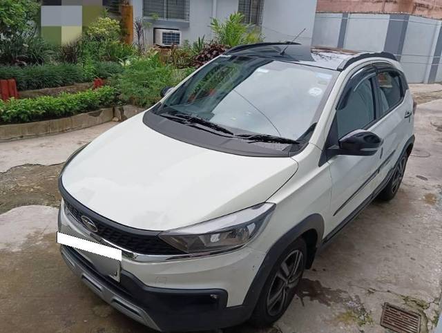 https://images10.gaadi.com/usedcar_image/4153171/original/processed_01f35ec3-14a1-4fb2-b7af-1311436b7fec.jpg?imwidth=6400