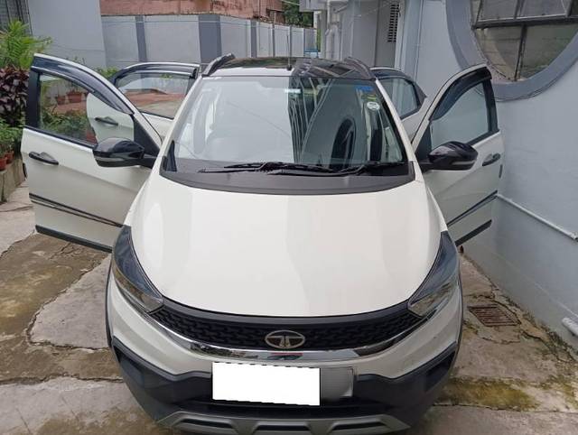 https://images10.gaadi.com/usedcar_image/4153171/original/processed_94e2e6bc-5331-4137-8a16-3662288f2de8.jpg?imwidth=6402