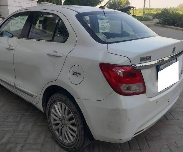 https://images10.gaadi.com/usedcar_image/4153182/original/processed_d952f06f-a902-41f3-9990-04ad3a72e4bb.jpg?imwidth=6402