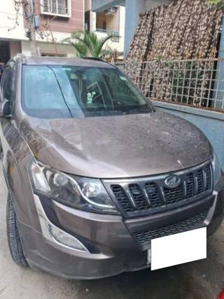 Mahindra XUV500 Mahindra XUV500 R W10 FWD