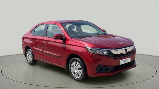 https://images10.gaadi.com/usedcar_image/4153276/original/7f1fab5e9401700bf93f52fa46f7e831.jpg?imwidth=6400