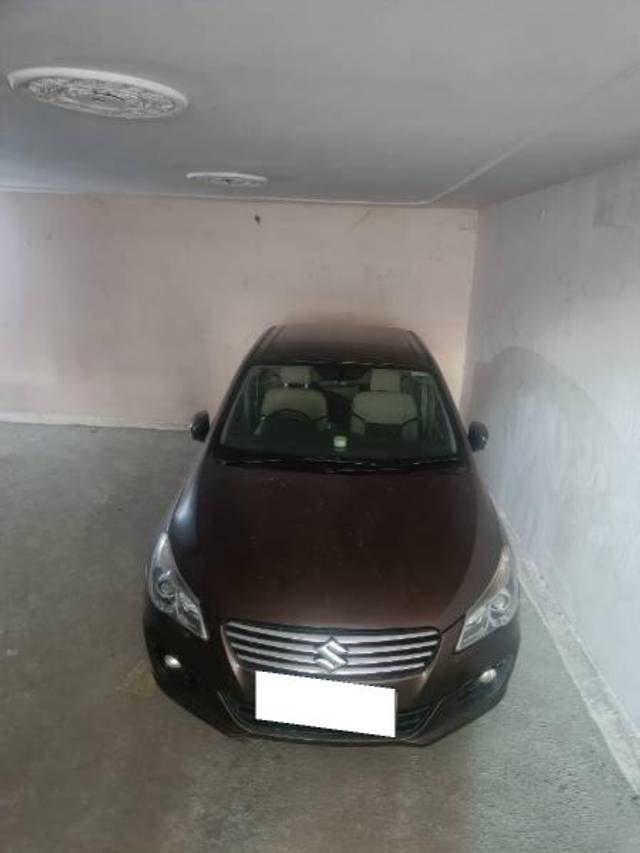 https://images10.gaadi.com/usedcar_image/4153334/original/processed_d487b7a1-c847-4cd6-add8-20e15a611210.jpg?imwidth=6400