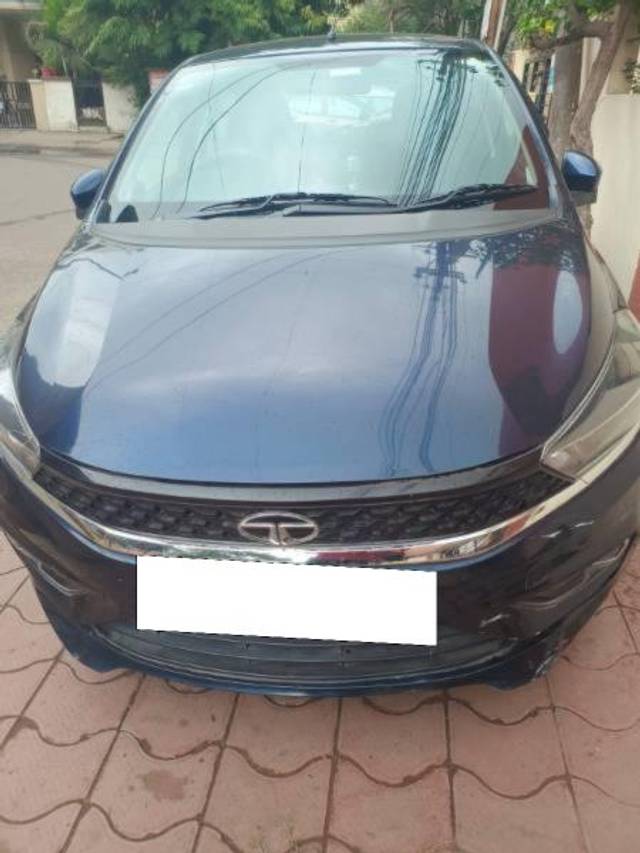 https://images10.gaadi.com/usedcar_image/4153434/original/processed_51070803-e5ec-4616-9e75-343bb8fb2b30.jpg?imwidth=6401