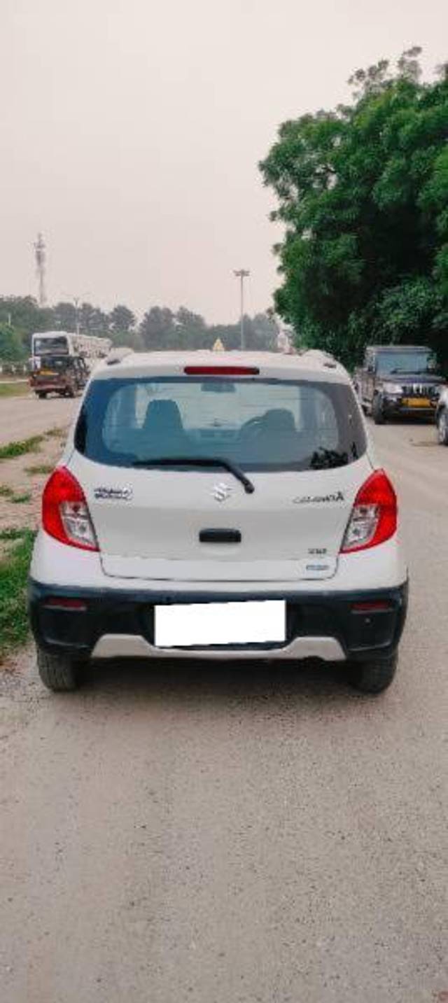 https://images10.gaadi.com/usedcar_image/4153456/original/processed_467a3051-4417-41be-9e08-64f2ff52ec33.jpg?imwidth=6402