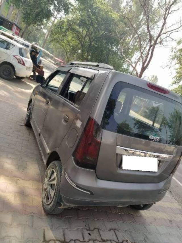 https://images10.gaadi.com/usedcar_image/4153511/original/processed_c938d7f6-a17d-47cf-96cb-687ba988b102.jpg?imwidth=6402