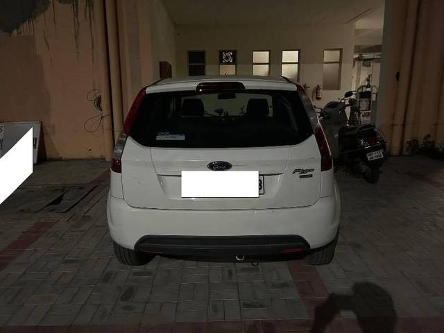 https://images10.gaadi.com/usedcar_image/4153528/original/processed_151da96d-b5ae-46a3-8f69-e887fd9cf919.jpg?imwidth=6401