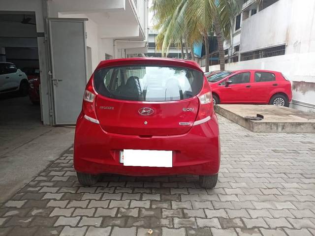 https://images10.gaadi.com/usedcar_image/4153542/original/processed_2fbba2dcd40e60cdf1e6af6aef0e84e0.jpg?imwidth=6402