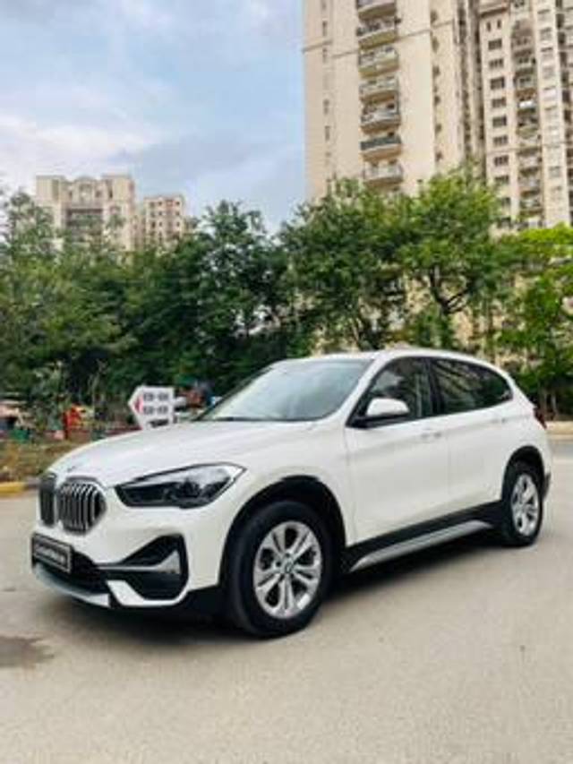 https://images10.gaadi.com/usedcar_image/4153568/original/processed_8fb0b37341f55b4674155568ba8a6d5a.jpg?imwidth=6402