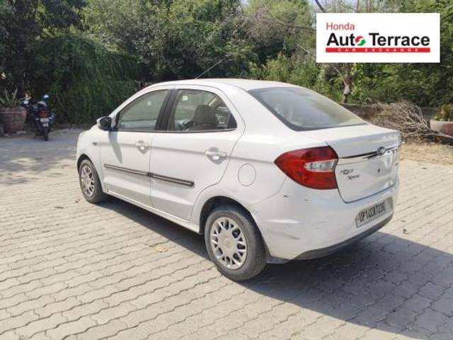 https://images10.gaadi.com/usedcar_image/4153839/original/833b9f795f15e844d06b51f44cdbd22a.jpeg?imwidth=6400