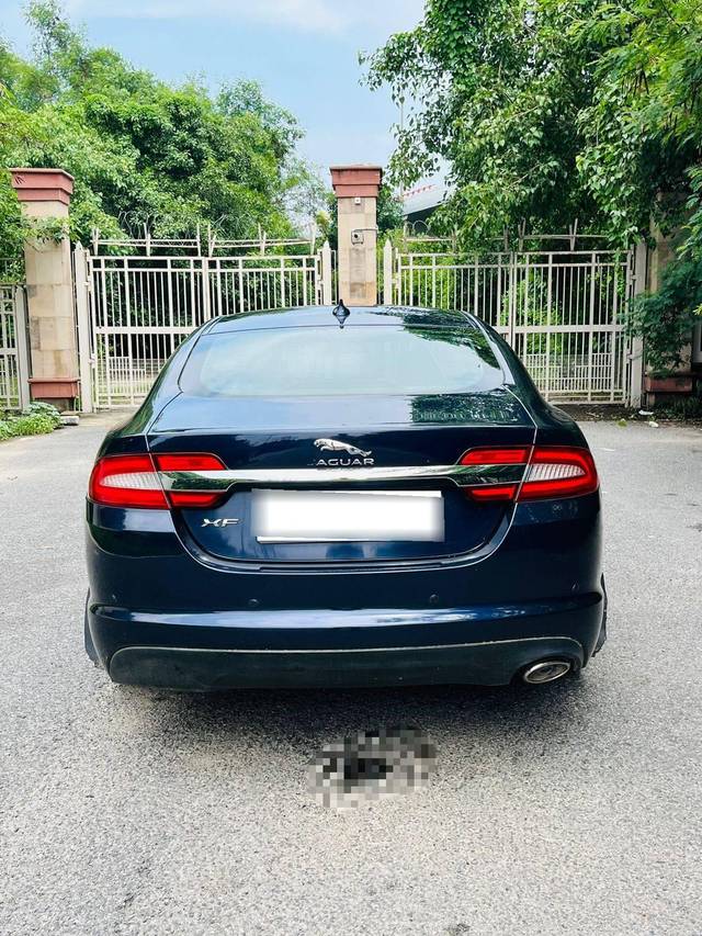 https://images10.gaadi.com/usedcar_image/4153911/original/processed_3f908e9ebd678c75bb9496f802d67e15.jpg?imwidth=6402