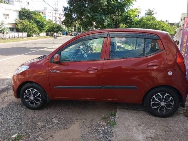 https://images10.gaadi.com/usedcar_image/4153926/original/processed_a5f22db8-c18e-4870-8636-0f72d880b022.jpeg?imwidth=6401