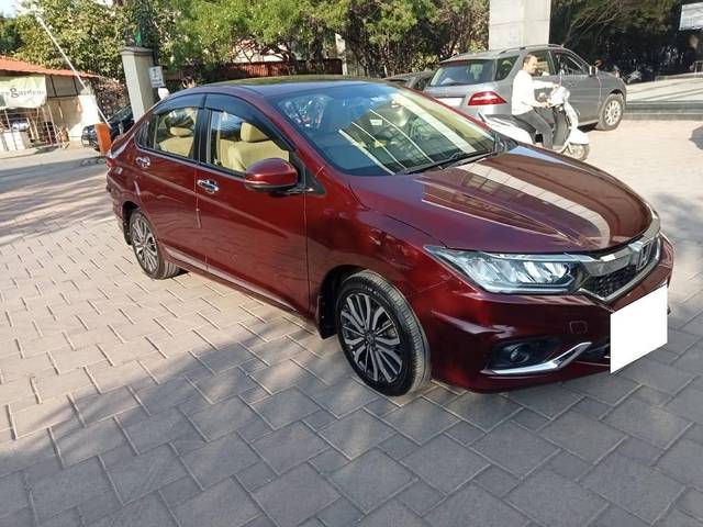 https://images10.gaadi.com/usedcar_image/4154055/original/processed_3c0c322a295a0d8c7522cc22e271ed09.jpg?imwidth=6400