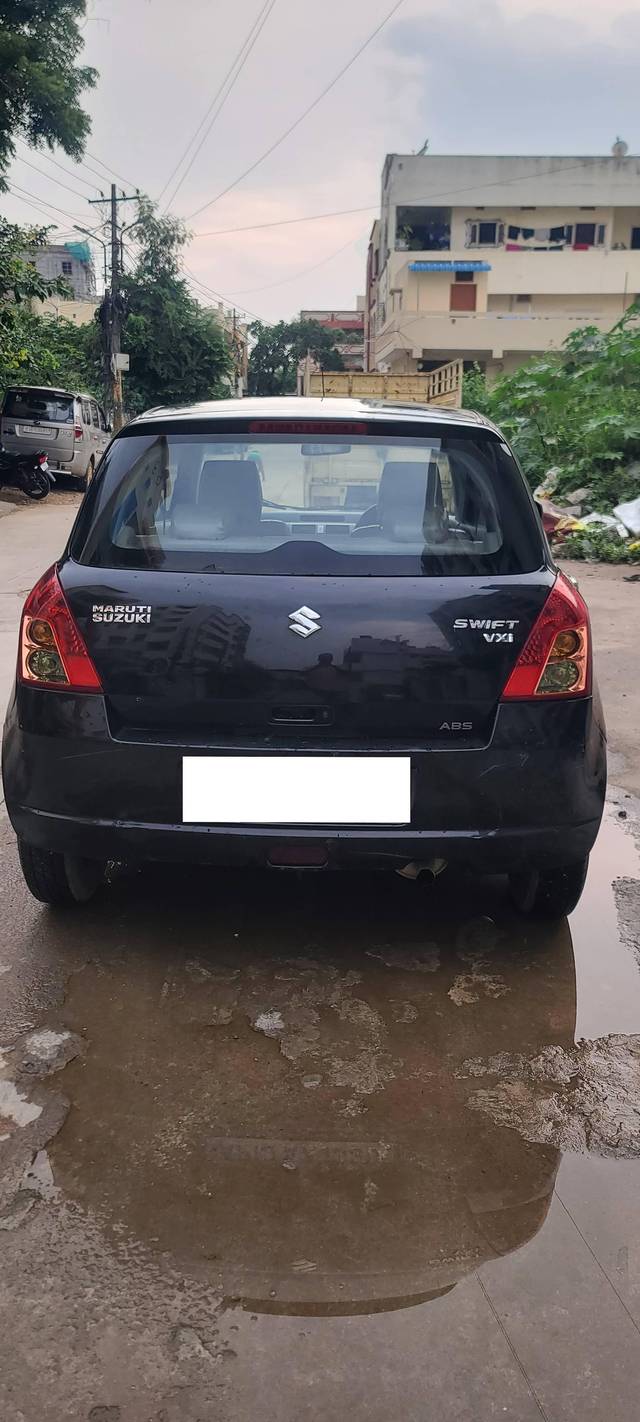 https://images10.gaadi.com/usedcar_image/4154100/original/processed_7322bfd87a15195f2bd700ee6d6fec55.jpg?imwidth=6402