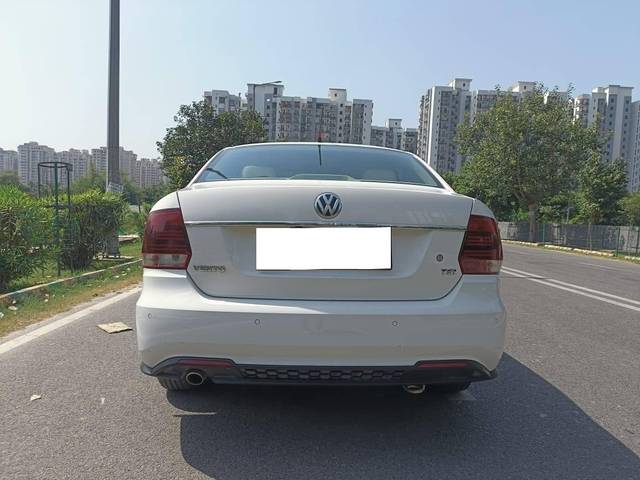 https://images10.gaadi.com/usedcar_image/4154165/original/processed_01e77f68878b65d053772ffcf6a7d2ec.jpg?imwidth=6402