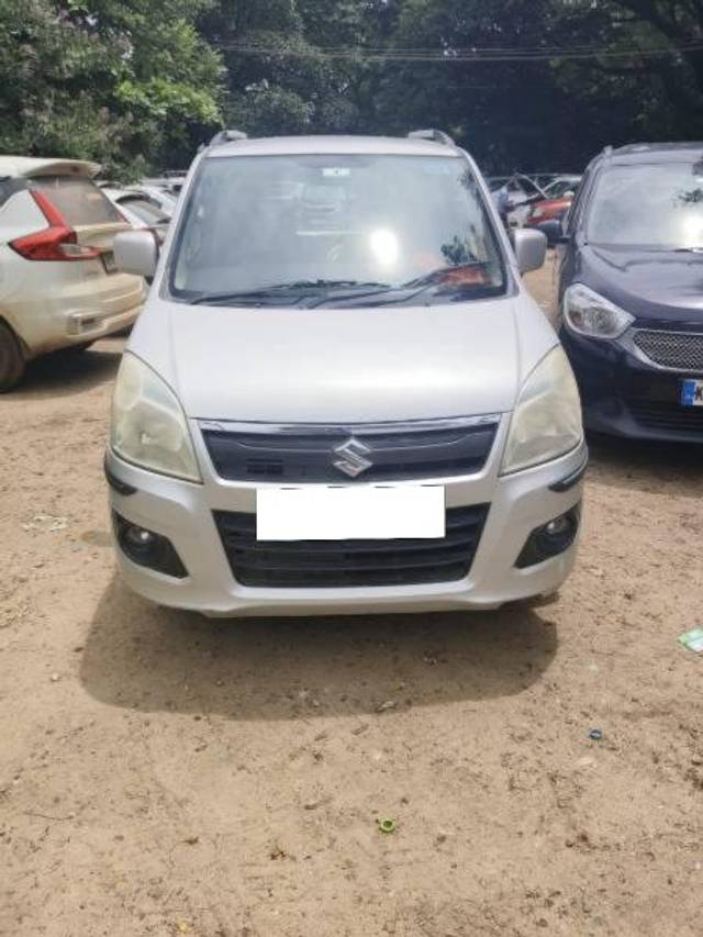 https://images10.gaadi.com/usedcar_image/4154166/original/processed_c7cdb4dc-bf77-4e04-bf1a-e6f6e7523a06.jpg?imwidth=6400