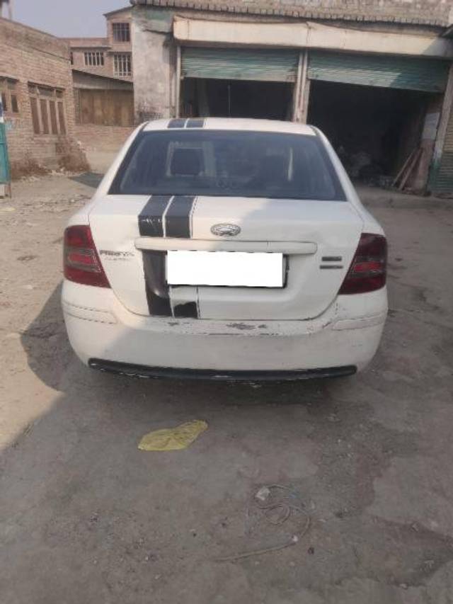 https://images10.gaadi.com/usedcar_image/4154195/original/processed_a62d4885-1efe-4239-b225-d7af4851b2f7.jpg?imwidth=6400