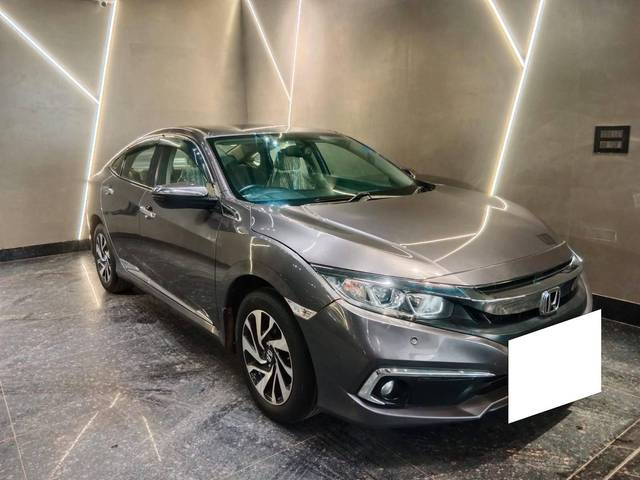 https://images10.gaadi.com/usedcar_image/4154212/original/processed_887cc5bf8a9d8e5e5e95c8e04937e28b.jpg?imwidth=6400