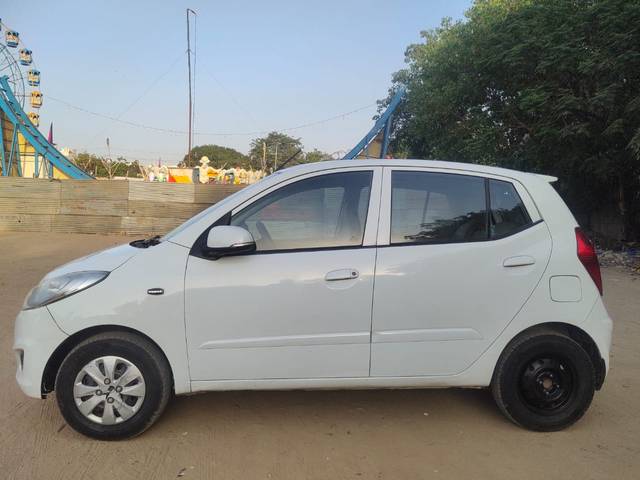 https://images10.gaadi.com/usedcar_image/4154244/original/75ecbaa400a1803a9d1ed675436fd110.jpeg?imwidth=6402