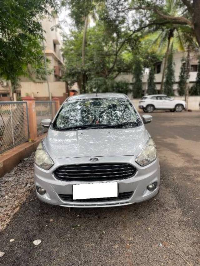 https://images10.gaadi.com/usedcar_image/4154372/original/processed_2380346f-773e-47ce-858e-57b96a6fdae9.jpeg?imwidth=6400