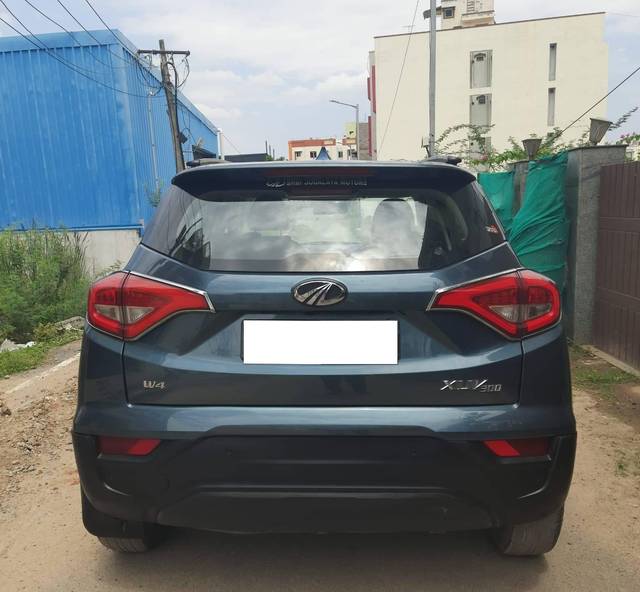 https://images10.gaadi.com/usedcar_image/4154404/original/processed_5b4f5536ed120cf5e56895b2dc2e4221.jpg?imwidth=6401