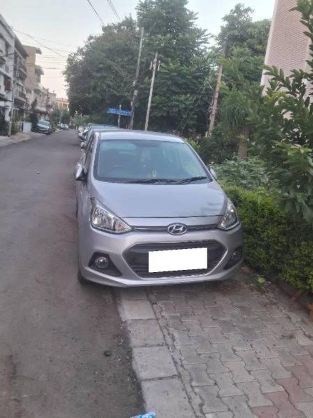 https://images10.gaadi.com/usedcar_image/4154439/original/processed_369176ed-41fd-4b9c-ac28-374a5922ddf9.jpg?imwidth=6400