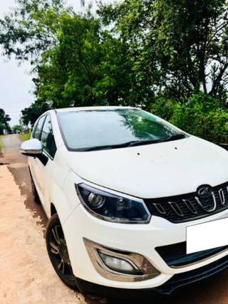 Mahindra Marazzo Mahindra Marazzo M8