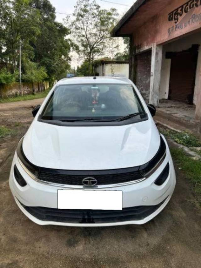 https://images10.gaadi.com/usedcar_image/4154700/original/processed_f9260616-ec33-438e-b4b6-0a2f4368109e.jpg?imwidth=6400