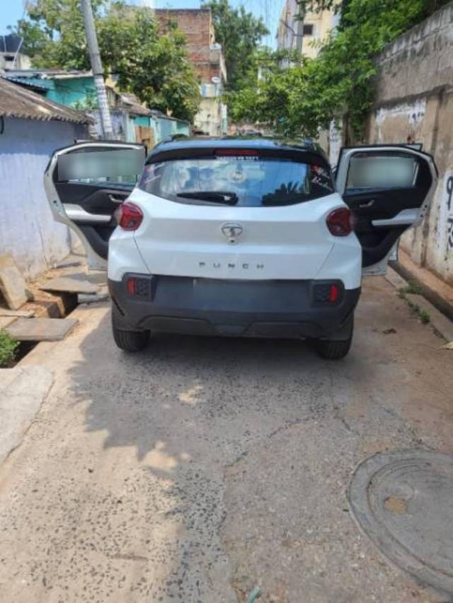 https://images10.gaadi.com/usedcar_image/4154923/original/processed_f0cb231d-2212-453e-b613-d1195e9f5057.jpg?imwidth=6401