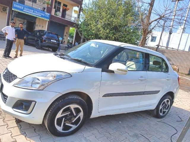 https://images10.gaadi.com/usedcar_image/4154933/original/processed_e5ed9916-6c9a-4f2a-a891-bb069fa85fb5.jpg?imwidth=6401