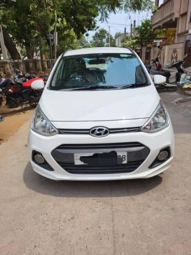 https://images10.gaadi.com/usedcar_image/4154973/original/processed_7d523f42-eaea-419a-8a49-f9c288c34ed2.jpg?imwidth=6401