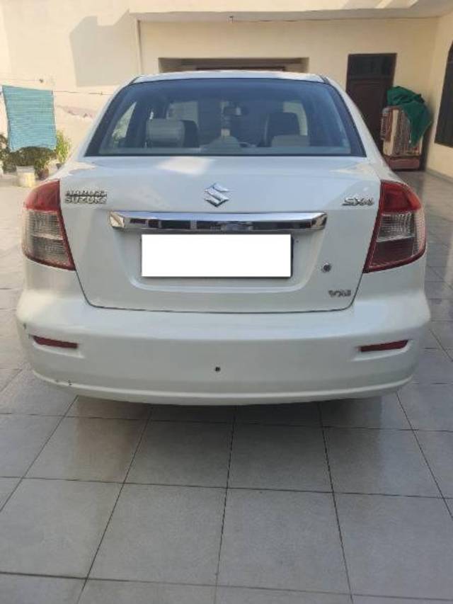 https://images10.gaadi.com/usedcar_image/4155159/original/processed_bcd6744c-2765-4566-b716-d8a63b2590d3.jpg?imwidth=6401