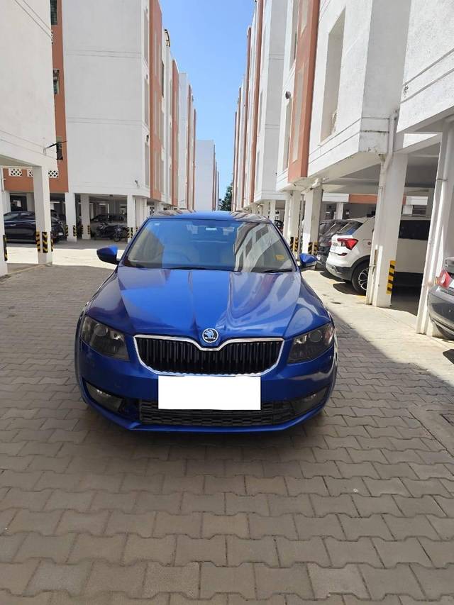 https://images10.gaadi.com/usedcar_image/4155217/original/processed_bb914cbe579dd70b92f838baec5fe228.jpg?imwidth=6400