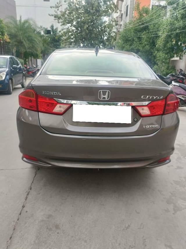 https://images10.gaadi.com/usedcar_image/4155556/original/processed_dae623010f2302805caa5989bcf54719.jpg?imwidth=6402