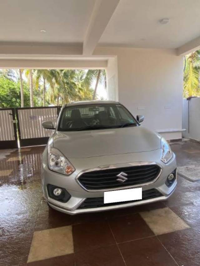 https://images10.gaadi.com/usedcar_image/4155636/original/processed_4f22a340-65d4-4854-ab76-e73a6da14356.jpg?imwidth=6400