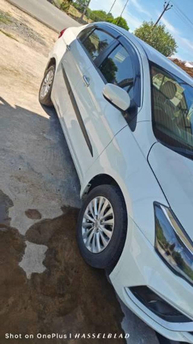 https://images10.gaadi.com/usedcar_image/4155648/original/processed_159a2571-ed5a-4fbb-85ad-d33f32f9ebdd.jpg?imwidth=6400