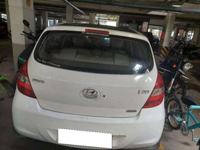 https://images10.gaadi.com/usedcar_image/4155657/original/processed_e7a88c14-cbe6-4d0d-849b-dec50d83e55a.jpg?imwidth=6402