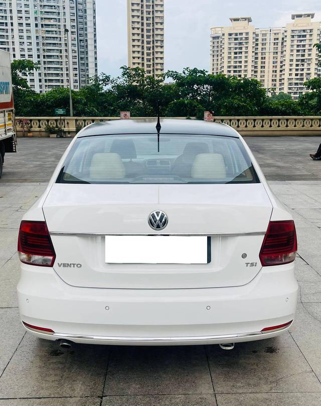 https://images10.gaadi.com/usedcar_image/4155664/original/processed_7856c55090eec7223e9e18dbbe4cd904.jpg?imwidth=6402