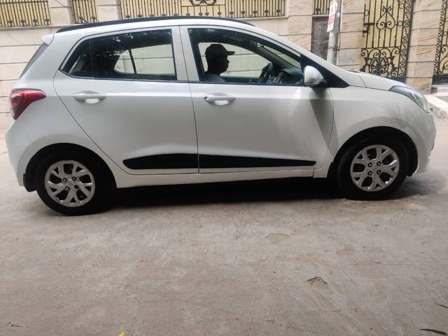 https://images10.gaadi.com/usedcar_image/4155731/original/4a68cbc3cdbcd18063f3b9e78dde6348.jpeg?imwidth=6401