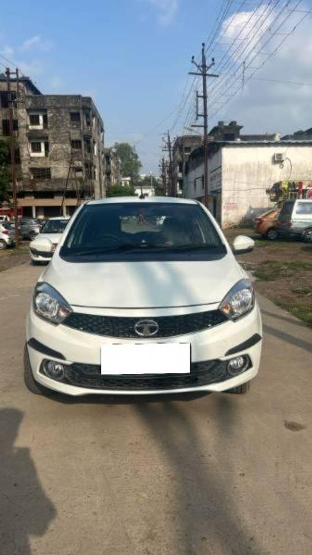 https://images10.gaadi.com/usedcar_image/4155742/original/processed_962567dc-cad2-4499-9dad-51851128e4a8.jpg?imwidth=6400