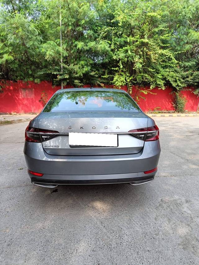 https://images10.gaadi.com/usedcar_image/4155793/original/processed_2236ebc1ff250787a4fb1f97fca7cfb5.jpeg?imwidth=6402