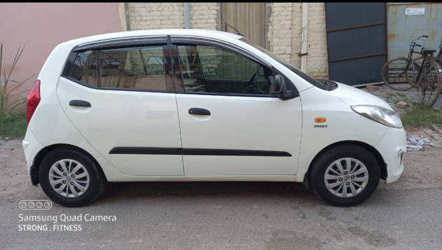 https://images10.gaadi.com/usedcar_image/4155804/original/processed_2fbeacd5-f6d0-4750-9dba-52de8e205275.png?imwidth=6401