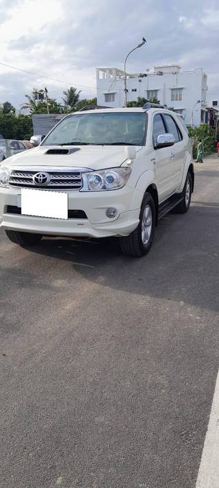 Toyota Fortuner 2009-2011 Toyota Fortuner 3.0 Diesel