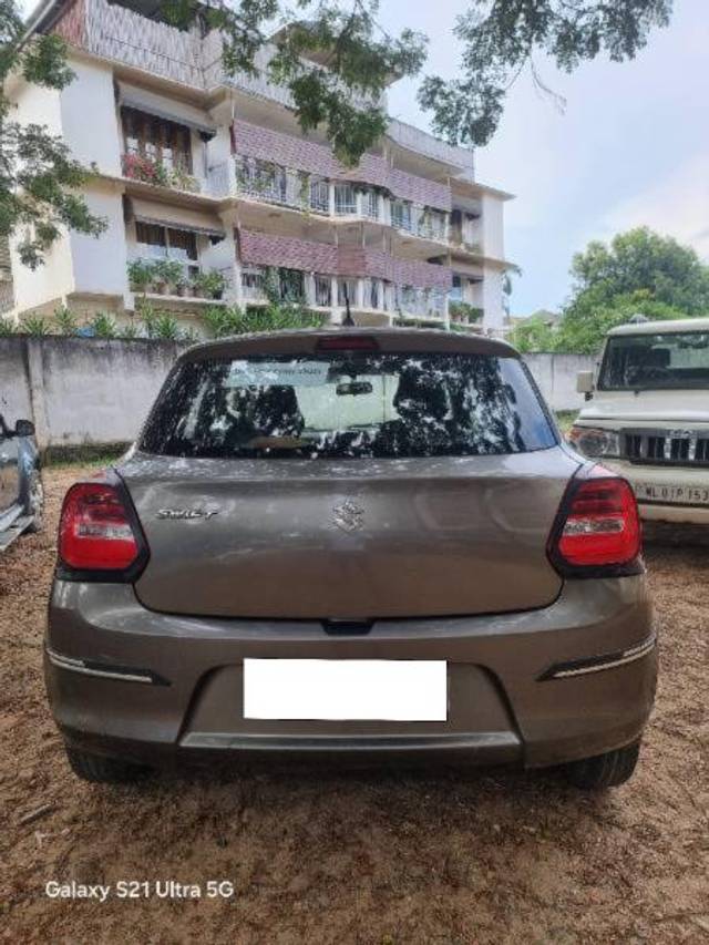 https://images10.gaadi.com/usedcar_image/4156039/original/processed_5be5e567-0d5a-47fd-8f6c-84c01878d036.jpg?imwidth=6402