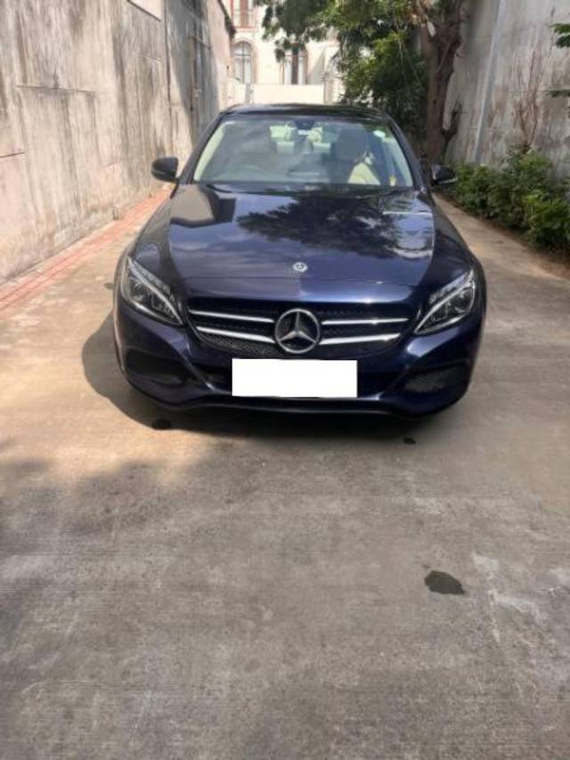 https://images10.gaadi.com/usedcar_image/4156120/original/processed_a19a3928-ff03-4ce7-ad76-789bcffde31c.jpeg?imwidth=6402