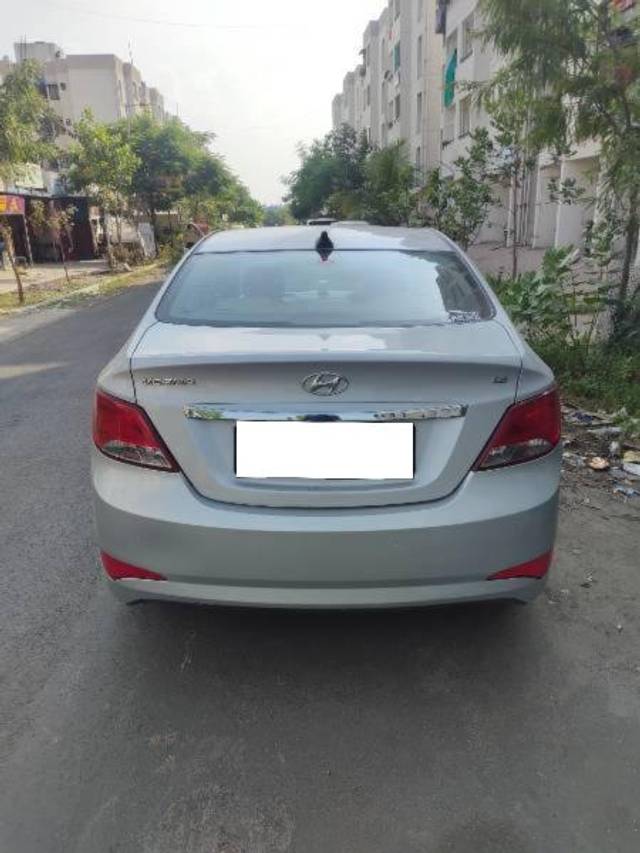 https://images10.gaadi.com/usedcar_image/4156125/original/processed_4289bdad-ab89-43ff-be36-fa1df5ade522.jpg?imwidth=6402